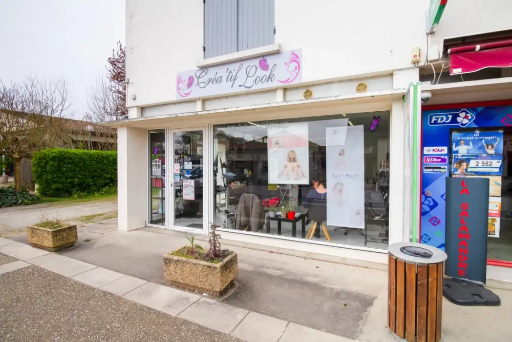 devanture salon de coiffure